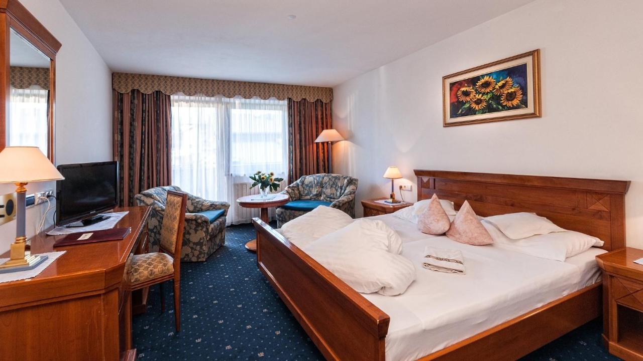 Sporthotel Fichtenhof Maranza Room photo